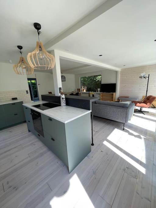 Modern Beach House For 12 Pers! With Jacuzzi ユリアーナドルプ エクステリア 写真