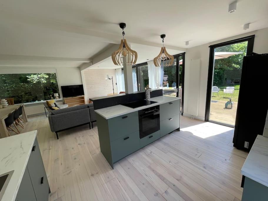 Modern Beach House For 12 Pers! With Jacuzzi ユリアーナドルプ エクステリア 写真