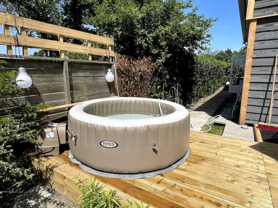 Modern Beach House For 12 Pers! With Jacuzzi ユリアーナドルプ エクステリア 写真